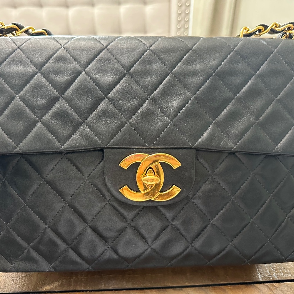 Vintage Chanel Maxi Single Flap - Picture 3 of 16